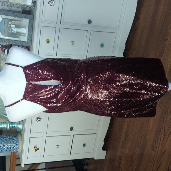 Adelyn Rae Burgundy Sequin Mini Wrap Slip Party Showgirl Dress NWT Sz M - Picture 8 of 10